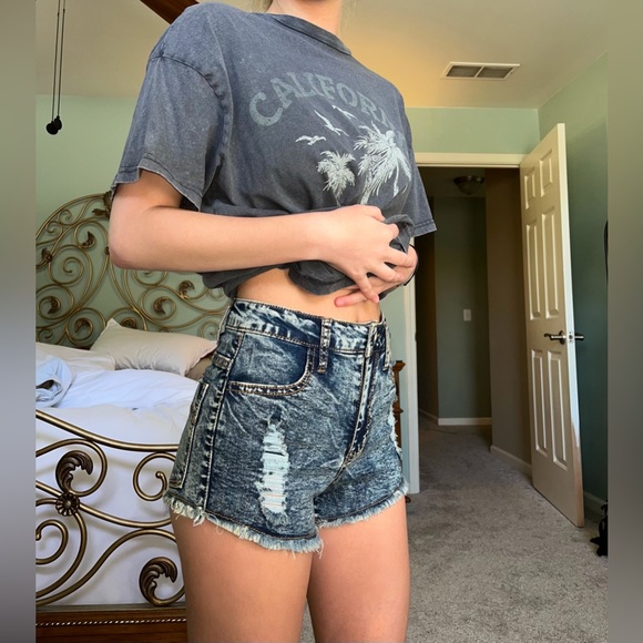 RSQ High-waisted Dark-Wash Ripped Denim Shorts Size 0, XS - Picture 13 of 14